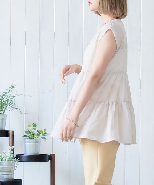 anown（アノン）の「ティアードチュニック　シアーシャツ シア―ブラウス ノースリーブ フレンチ袖 チュニックシャツ ティアード シアー 前後2way きれいめ（シャツ/ブラウス・レディース・ブラック/オフホワイト/ライトグリーン/ライトベージュ・M）」の9枚目の写真