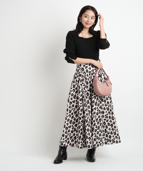 JUSGLITTY（ジャスグリッティー）の「スクエアネックニット