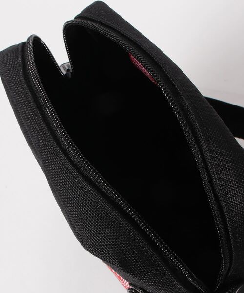 Manhattan Portage（マンハッタンポーテージ）の「Manhattan Portage/マンハッタンポーテージ ショルダーバック City Light Bag MP1403PL（ショルダーバッグ・メンズ・ブラック×レッド・FREE）」の4枚目の写真