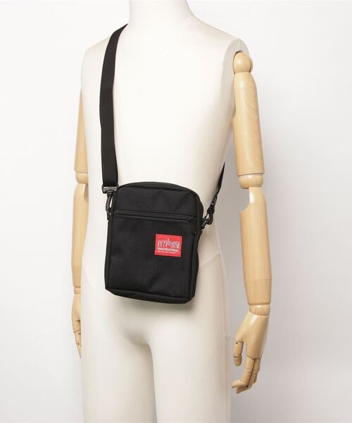 Manhattan Portage（マンハッタンポーテージ）の「Manhattan Portage/マンハッタンポーテージ ショルダーバック City Light Bag MP1403PL（ショルダーバッグ・メンズ・ブラック×レッド・FREE）」の5枚目の写真