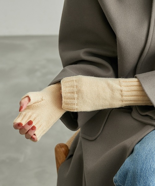 ROPE' PICNIC（ロペピクニック）の「ウールミックスニットグローブ（手袋・レディース・チャコールグレー/ライトグリーン/ホワイト系その他5・FREE）」の2枚目の写真