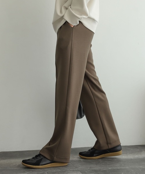 SENSE OF PLACE by URBAN RESEARCH(センスオブプレイスバイアーバンリサーチ)の「スフレスウェットセンタープレスストレートパンツ(スウェットパンツ・メンズ・ブラック/カーキ/ブラウン・MEDIUM/LARGE)」の7枚目の写真