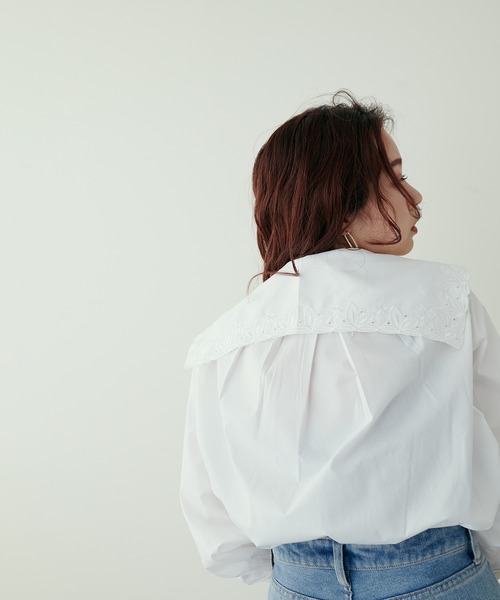 natural couture(ナチュラルクチュール)の「大人ナチュ/ レース衿付き大人のボリューム袖ブラウス(シャツ/ブラウス・レディース・オフホワイト/ブラック・FREE)」の5枚目の写真
