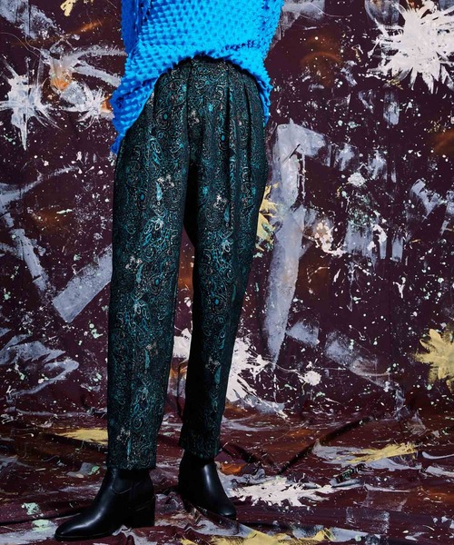 MAISON SPECIAL（メゾンスペシャル）の「《ユニセックスアイテム》ペイズリーフクレジャガード2タックキャロットテーパードパンツ【MAISON SPECIAL/メゾンスペシャル】（その他パンツ・メンズ・ブラック/ブルー・0/1/2）」の2枚目の写真