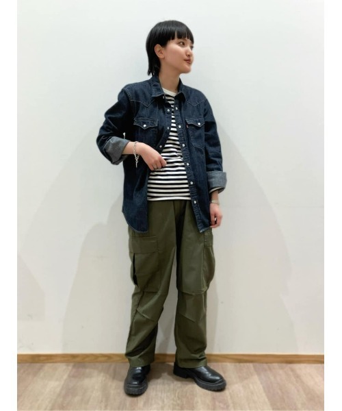 Levi's（リーバイス）の「クラシックウエスタンシャツ（シャツ/ブラウス・メンズ・ダークインディゴブルー・S/M/L）」の6枚目の写真