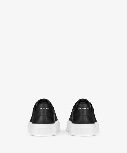 GIVENCHY（ジバンシイ）の「Sneakers in leather with GIVENCHY webbing（スニーカー・メンズ・ブラック・40/41/42/43）」の2枚目の写真
