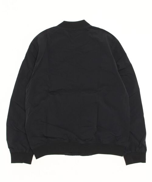 Guess（ゲス）の「Nylon Jacket（MA-1・メンズ・ブラック/カーキ/ライトグレー・MEDIUM/LARGE/SMALL）」の4枚目の写真