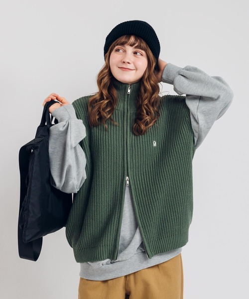 MUHET（ミュエータ）の「ドライバーズニットベスト（ベスト・レディース・ベージュ/カーキ/ネイビー・X-LARGE/MEDIUM）」の4枚目の写真