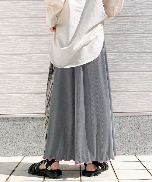 Q（キュー）の「バイカラータイダイマイクロプリーツスカート（スカート・レディース・ベージュ系その他/グリーン系その他・MEDIUM）」の8枚目の写真