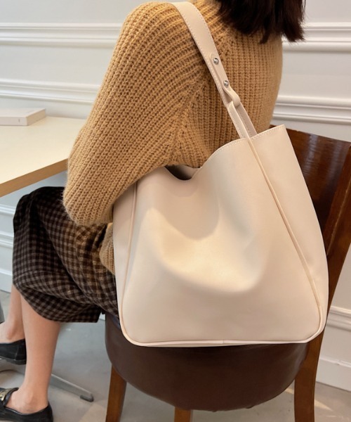 yuue' ( wear )(ユーイ)の「シンプルトートバッグ(トートバッグ・レディース・ブラウン/ブラック/オフホワイト・FREE)」の7枚目の写真