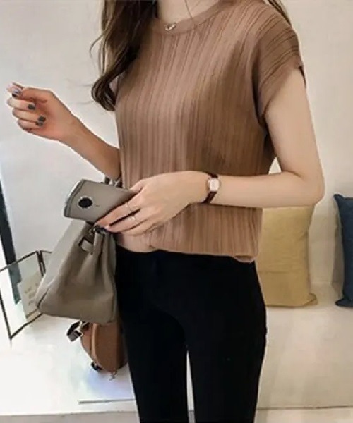 H.TOKYO(エイチトウキョウ)の「ランダムリブフレンチスリーブニット(Tシャツ/カットソー・レディース・ベージュ/レッド/ホワイト/ブラック/ブルー・FREE)」の3枚目の写真