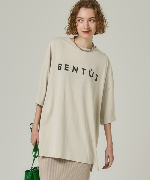 coca(coca)(コカ)の「ビッグシルエットロゴTチュニック(Tシャツ/カットソー・レディース・ホワイト/ベージュ・M/L)」の2枚目の写真