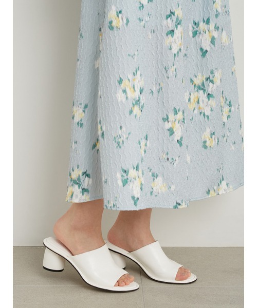 LILY BROWN(リリーブラウン)の「ラウンドトゥミュール(パンプス・レディース・ブラック/ホワイト/ゴールド・LARGE/SMALL/MEDIUM)」の11枚目の写真