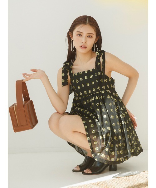LILY BROWN(リリーブラウン)の「ラウンドトゥミュール(パンプス・レディース・ブラック/ホワイト/ゴールド・LARGE/SMALL/MEDIUM)」の6枚目の写真