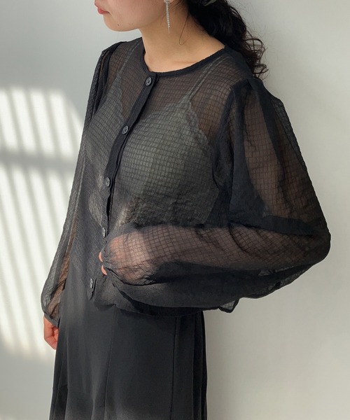 AS KNOW AS plus（アズノゥアズプラス）の「〇2WAYボリューム袖シャーリングブラウス（シャツ/ブラウス・レディース・ピンク/オフホワイト/ブラック・FREE）」の5枚目の写真