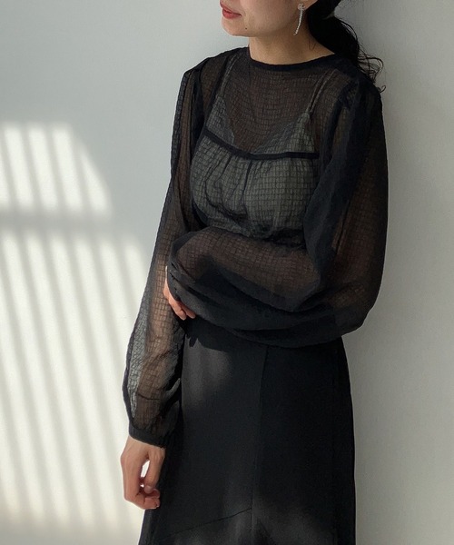 AS KNOW AS plus（アズノゥアズプラス）の「〇2WAYボリューム袖シャーリングブラウス（シャツ/ブラウス・レディース・ピンク/オフホワイト/ブラック・FREE）」の9枚目の写真