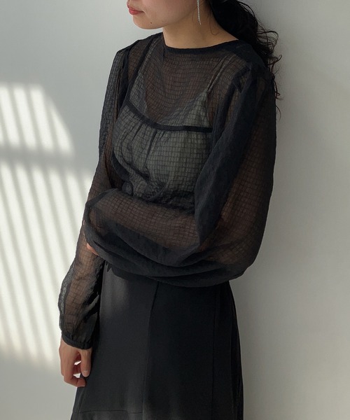 AS KNOW AS plus（アズノゥアズプラス）の「〇2WAYボリューム袖シャーリングブラウス（シャツ/ブラウス・レディース・ピンク/オフホワイト/ブラック・FREE）」の10枚目の写真