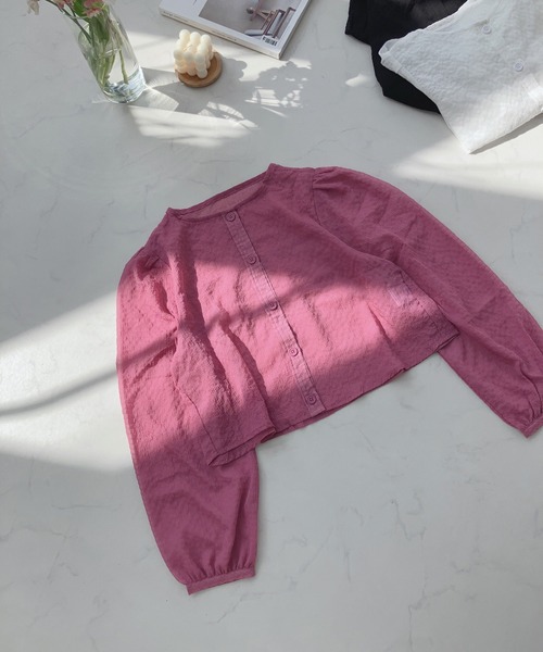 AS KNOW AS plus（アズノゥアズプラス）の「〇2WAYボリューム袖シャーリングブラウス（シャツ/ブラウス・レディース・ピンク/オフホワイト/ブラック・FREE）」の15枚目の写真