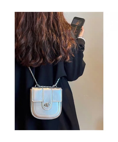 LOPASS（ロパス）の「チェーンスクエアショルダーバッグ（ショルダーバッグ・レディース・ブラック/シルバー・FREE）」の5枚目の写真