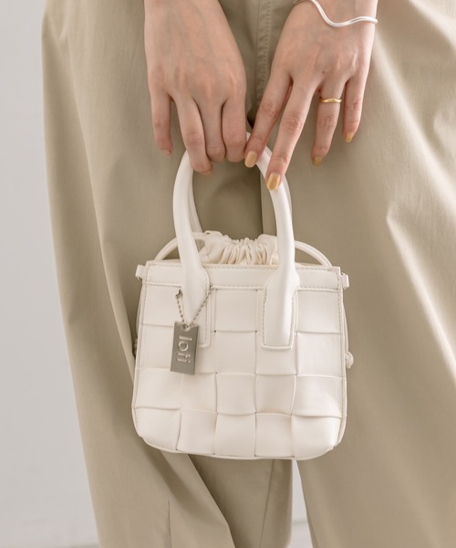 loti（ロティ）の「loti メッシュ巾着ミニショルダー（ショルダーバッグ・レディース・ブラック/オフホワイト/シルバー/ブルー・ONE SIZE）」の6枚目の写真