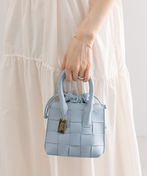 loti（ロティ）の「loti メッシュ巾着ミニショルダー（ショルダーバッグ・レディース・ブラック/オフホワイト/シルバー/ブルー・ONE SIZE）」の16枚目の写真