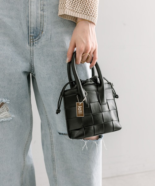 loti（ロティ）の「loti メッシュ巾着ミニショルダー（ショルダーバッグ・レディース・ブラック/オフホワイト/シルバー/ブルー・ONE SIZE）」の9枚目の写真