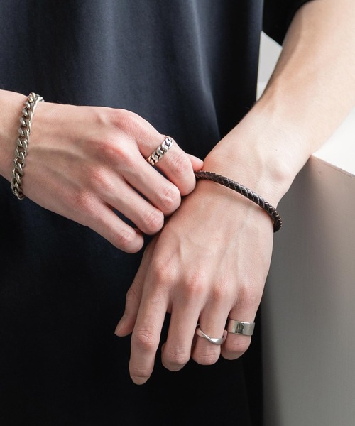 Rocky Monroe（ロッキーモンロー）の「ユニセックス デザインレザーブレスレット(編み込み/磁気バックル)（ブレスレット・メンズ・ピンク/ベージュ/ブラック/グレー/ホワイト/レッド/ブラウン/グリーン/ブラック系1/サックスブルー/ブラウン系/ブラック系/ネイビー/パープル/オレンジ/ダークブラウン・FREE）」の8枚目の写真