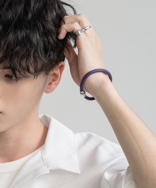 Rocky Monroe（ロッキーモンロー）の「ユニセックス デザインレザーブレスレット(編み込み/磁気バックル)（ブレスレット・メンズ・ピンク/ベージュ/ブラック/グレー/ホワイト/レッド/ブラウン/グリーン/ブラック系1/サックスブルー/ブラウン系/ブラック系/ネイビー/パープル/オレンジ/ダークブラウン・FREE）」の13枚目の写真