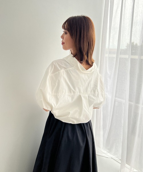 ホワイト クロップドトップ パフスリーブ HARRISS』パフスリーブクロップド丈トップス | petitluxe