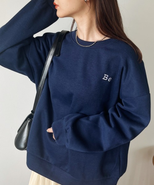 CLEA(クレア)の「〈Be〉刺繍 オーバーサイズカラースウェット(スウェット・レディース・イエロー/アイボリー/ダークグリーン/ピンク/ネイビー/グレー・FREE)」の1枚目の写真