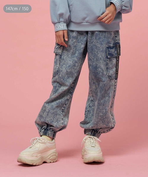 Right-on(ライトオン)の「【VIVIAN BLUE】ロゴテープポケットカーゴパンツ(カーゴパンツ・キッズ・ライトインディゴブルー/ブラック・150/130/120/140)」の8枚目の写真