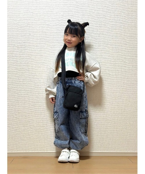 Right-on(ライトオン)の「【VIVIAN BLUE】ロゴテープポケットカーゴパンツ(カーゴパンツ・キッズ・ライトインディゴブルー/ブラック・150/130/120/140)」の22枚目の写真