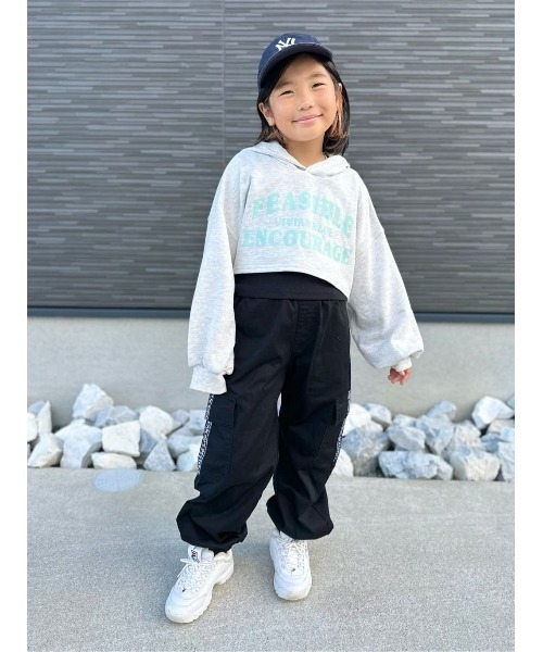 Right-on(ライトオン)の「【VIVIAN BLUE】ロゴテープポケットカーゴパンツ(カーゴパンツ・キッズ・ライトインディゴブルー/ブラック・150/130/120/140)」の13枚目の写真