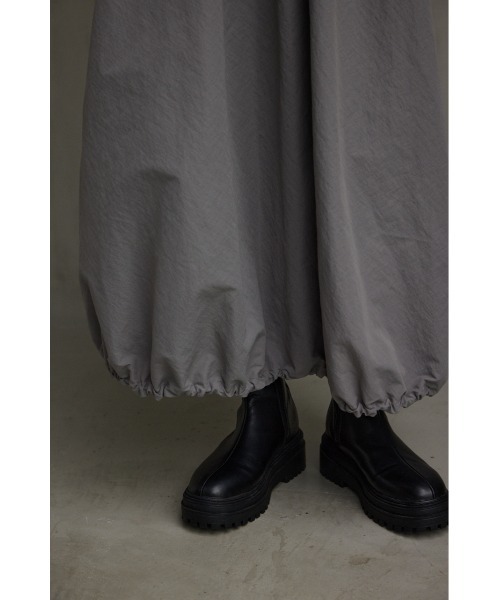 AZUL by moussy(アズールバイマウジー)の「ドッキングドローストリングワンピース(ワンピース・レディース・ブラック/グレー・MEDIUM/SMALL)」の4枚目の写真
