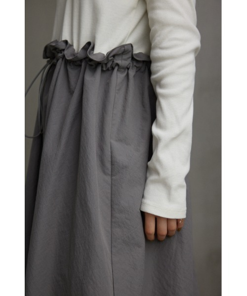 AZUL by moussy(アズールバイマウジー)の「ドッキングドローストリングワンピース(ワンピース・レディース・ブラック/グレー・MEDIUM/SMALL)」の5枚目の写真