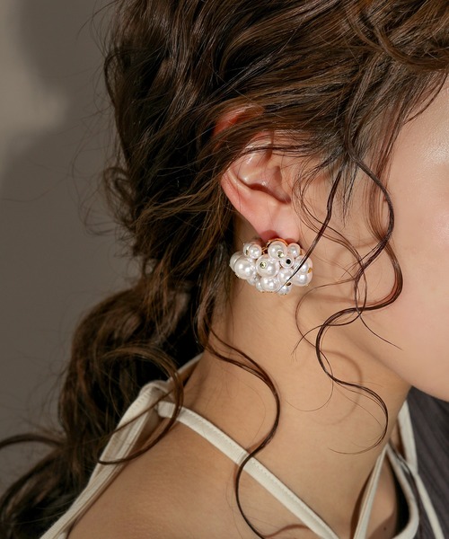 voov（ブーブ）の「パール メタル ボール ボリューム つぶつぶ ピアス 大きめ（ピアス（両耳用）・レディース・アイボリー/ゴールド/シルバー・フリー）」の5枚目の写真