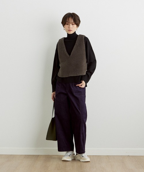 INED CLARO（イネドクラロ）の「トイプードルボアベスト（ベスト・レディース・オフホワイト/チャコールグレー・フリー）」の6枚目の写真