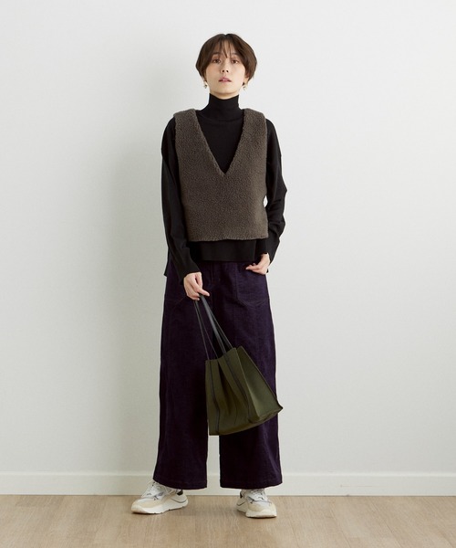 INED CLARO（イネドクラロ）の「トイプードルボアベスト（ベスト・レディース・オフホワイト/チャコールグレー・フリー）」の7枚目の写真