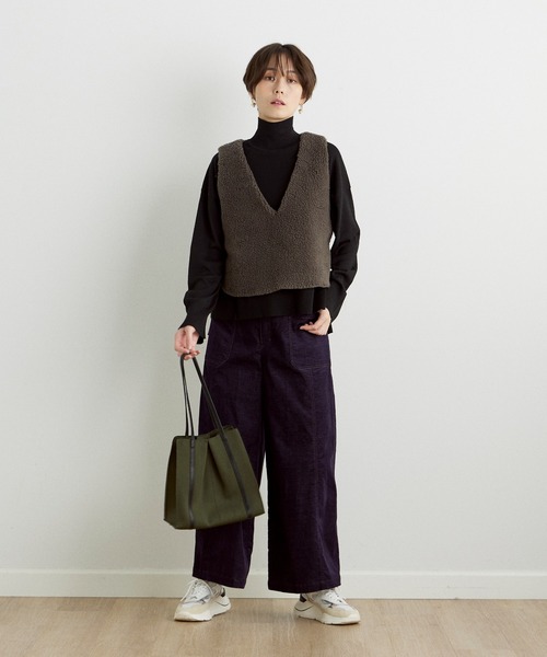 INED CLARO（イネドクラロ）の「トイプードルボアベスト（ベスト・レディース・オフホワイト/チャコールグレー・フリー）」の8枚目の写真