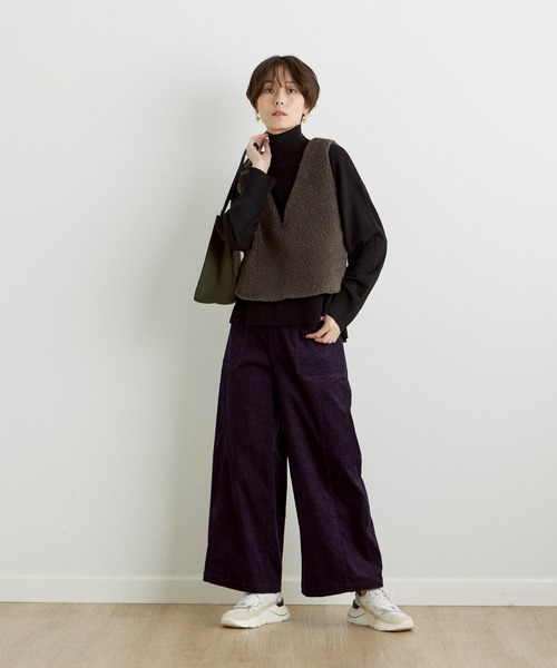 INED CLARO（イネドクラロ）の「トイプードルボアベスト（ベスト・レディース・オフホワイト/チャコールグレー・フリー）」の9枚目の写真