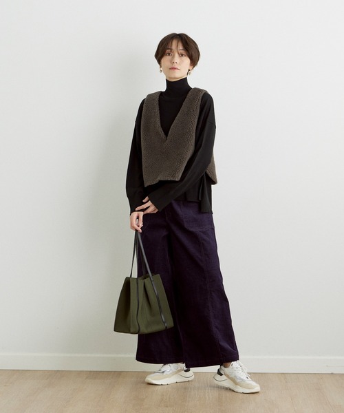 INED CLARO（イネドクラロ）の「トイプードルボアベスト（ベスト・レディース・オフホワイト/チャコールグレー・フリー）」の11枚目の写真