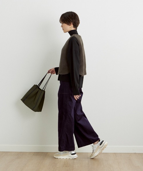 INED CLARO（イネドクラロ）の「トイプードルボアベスト（ベスト・レディース・オフホワイト/チャコールグレー・フリー）」の14枚目の写真