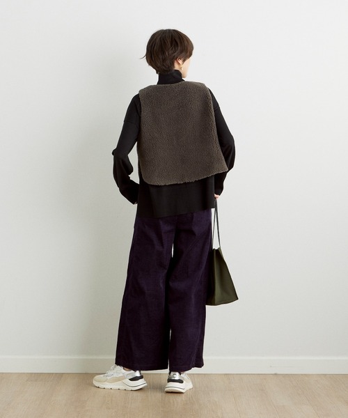 INED CLARO（イネドクラロ）の「トイプードルボアベスト（ベスト・レディース・オフホワイト/チャコールグレー・フリー）」の15枚目の写真