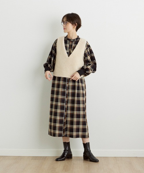 INED CLARO（イネドクラロ）の「トイプードルボアベスト（ベスト・レディース・オフホワイト/チャコールグレー・フリー）」の17枚目の写真