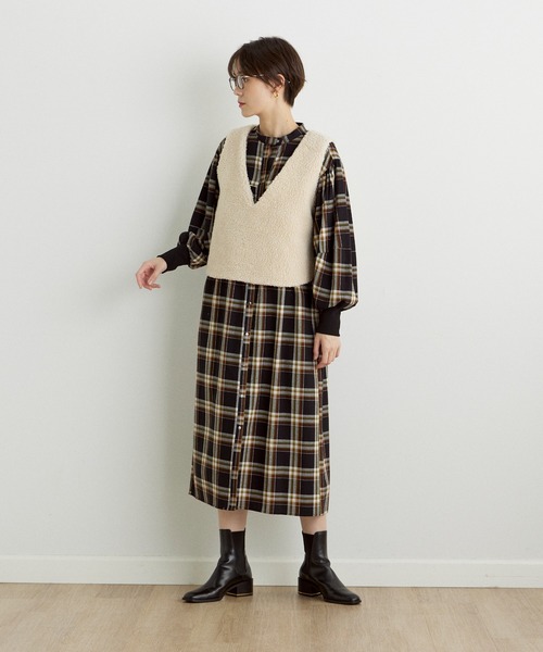 INED CLARO（イネドクラロ）の「トイプードルボアベスト（ベスト・レディース・オフホワイト/チャコールグレー・フリー）」の22枚目の写真