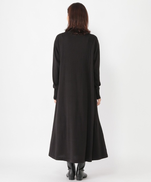 studio CLIP（スタディオクリップ）の「【毛玉になりにくい/マシンウォッシャブル】rakuryl 12ゲージフレアハイネックワンピース（ワンピース・レディース・レッド/カーキ/ブラック・FREE）」の11枚目の写真