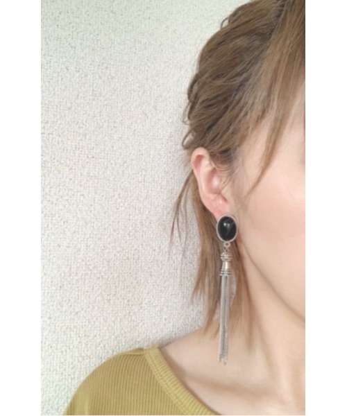 tone(トーン)の「【petit bijou_ma_ha】カボション×タッセルピアス(ピアス(両耳用)・レディース・ブラック/オレンジ/パープル/ブルー/レッド/グリーン系その他/ベージュ系その他・FREE)」の9枚目の写真