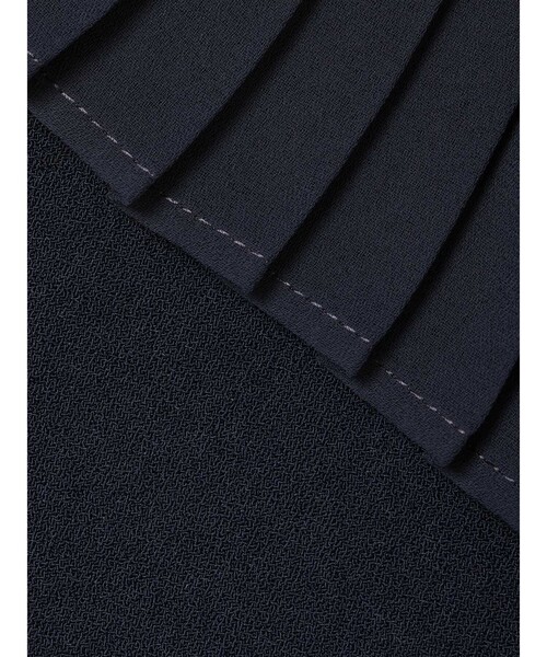 mizuiroind(ミズイロインド)の「mizuiro ind プリーツカラーシャツプルオーバー(シャツ/ブラウス・レディース・ブラック/アイボリー/ネイビー・FREE)」の6枚目の写真