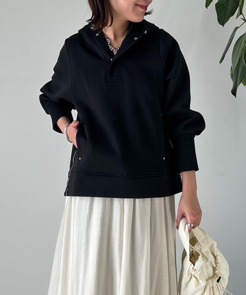 un dix cors(アンディコール)の「スキッパーフードニット(パーカー・レディース・グレイッシュベージュ/ブラック/ブルー・FREE)」の8枚目の写真