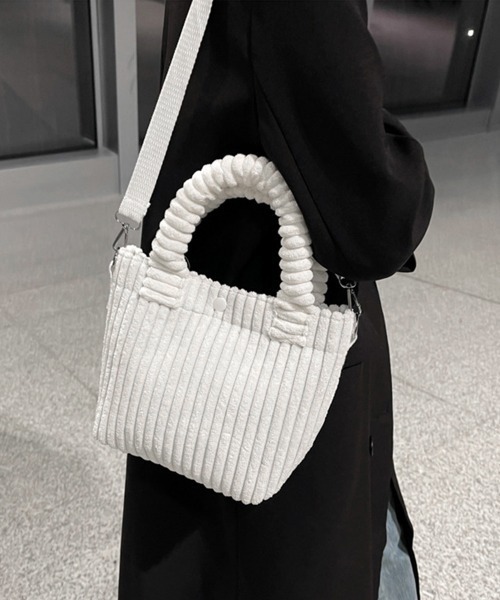 Miniministore(ミニミニストア)の「コーデュロイ ショルダーバッグ 2WAY(ショルダーバッグ・レディース・ホワイト/ベージュ/オレンジ/ブラック/ピンク/ブルー/アクア/グレー/ライム/グリーン・フリー)」の2枚目の写真